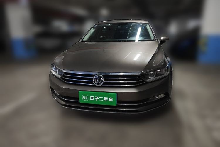 Used Volkswagen Magotan 2017 330TSI DSG Luxury Model Front