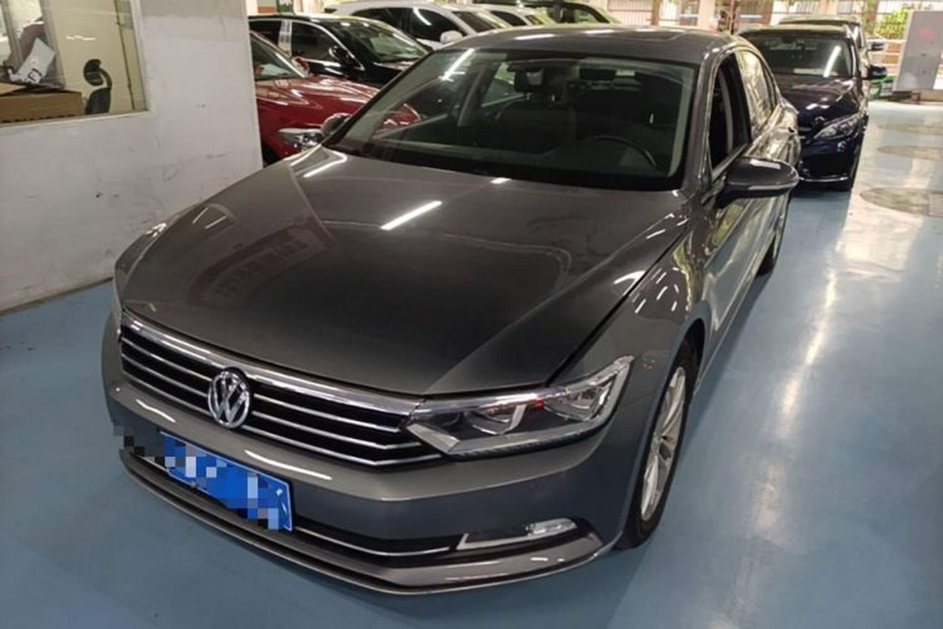 Used Volkswagen Magotan 2017 380TSI DSG Luxury Model Front Left 45 Deg