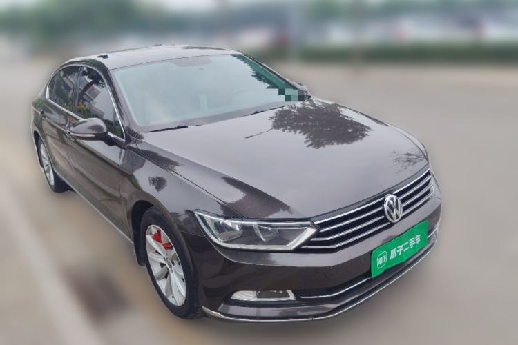 Used Volkswagen Magotan 2017 330TSI DSG Leading Model Front Right 45 Deg