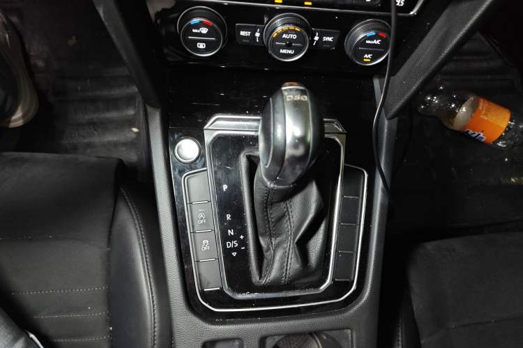 Used Volkswagen Magotan 2017 330TSI DSG Luxury Model Gear Lever