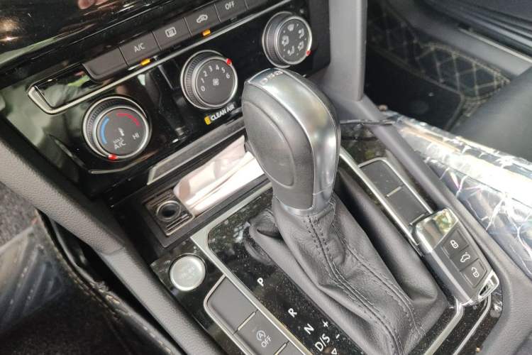 Used Volkswagen Magotan 2017 330TSI DSG Leading Model Gear Lever