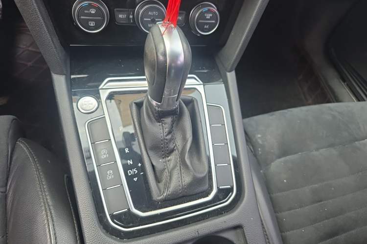 Used Volkswagen Magotan 2017 330TSI DSG Luxury Model Gear Lever