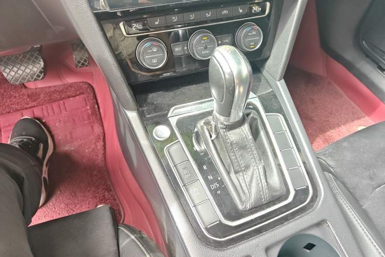 Used Volkswagen Magotan 2017 330TSI DSG Luxury Model Gear Lever