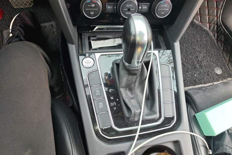 Used Volkswagen Magotan 2017 330TSI DSG Luxury Model Gear Lever