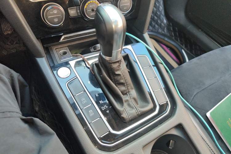Used Volkswagen Magotan 2017 380TSI DSG Luxury Model Gear Lever