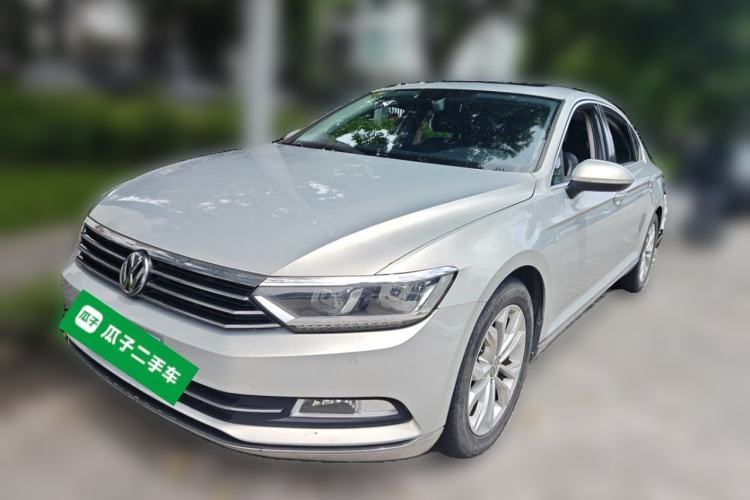 Used Volkswagen Magotan 2017 330TSI DSG Luxury Model Guazi used car, China used car export, Used car for sale, Used cars, Cheapest cars for sale