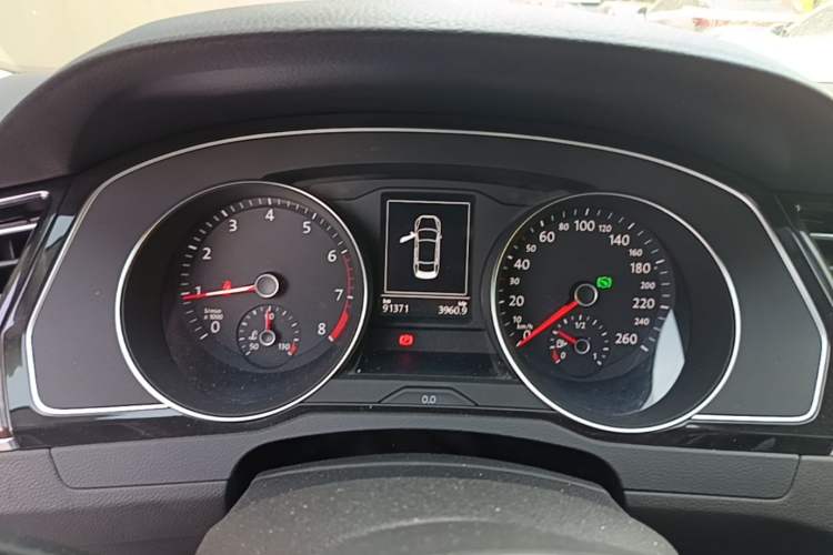 Used Volkswagen Magotan 2017 330TSI DSG Luxury Model Instrument Cluster