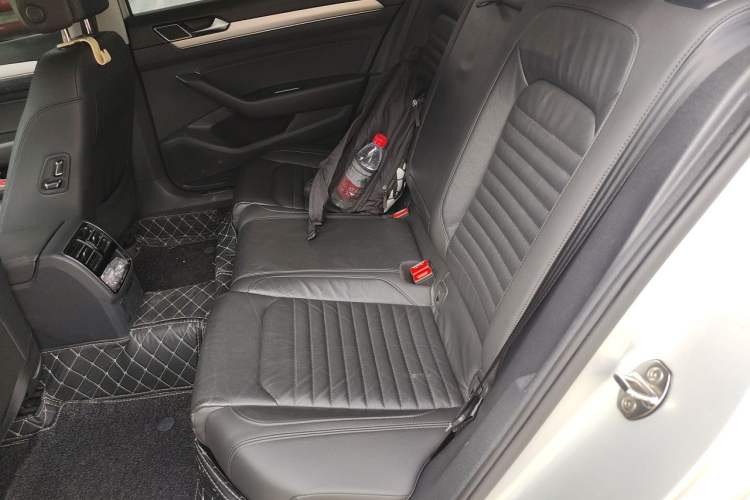 Used Volkswagen Magotan 2017 330TSI DSG Leading Model Left Rear Seat