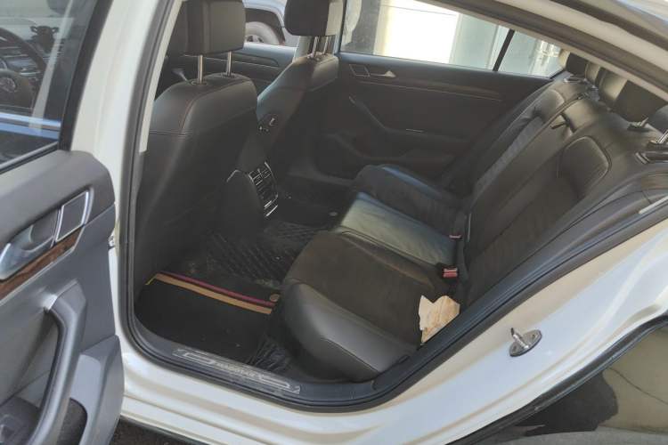 Used Volkswagen Magotan 2017 380TSI DSG Luxury Model Left Rear Seat