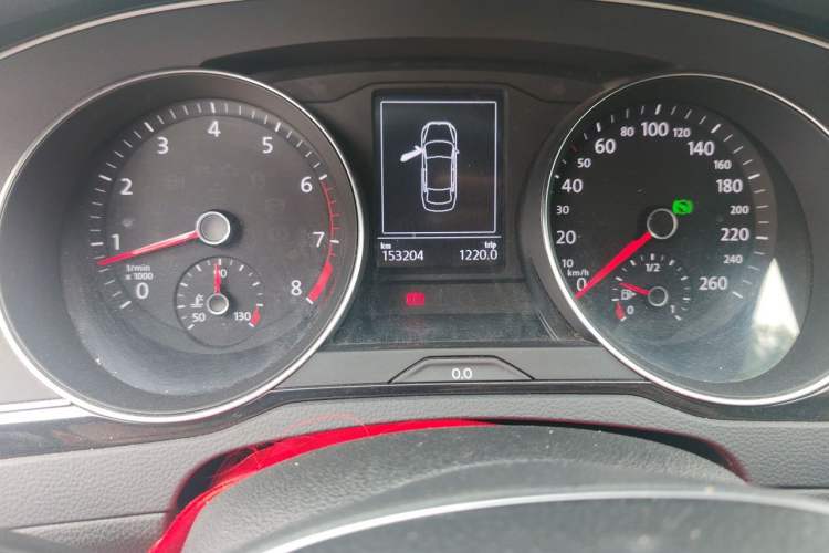 Used Volkswagen Magotan 2017 330TSI DSG Leading Model Odometer Close Up