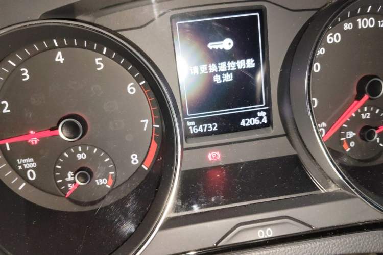 Used Volkswagen Magotan 2017 330TSI DSG Luxury Model Odometer Close Up