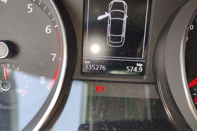 Used Volkswagen Magotan 2017 330TSI DSG Leading Model Odometer Close Up