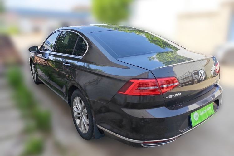 Used Volkswagen Magotan 2017 330TSI DSG Luxury Model Rear Left 45 Deg