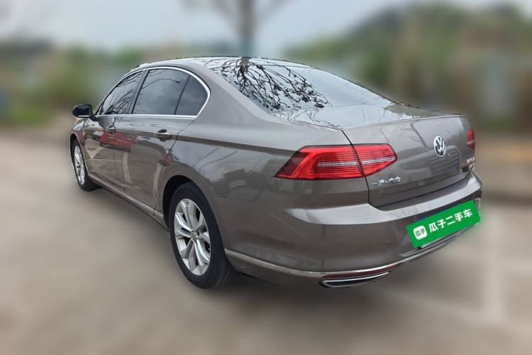 Used Volkswagen Magotan 2017 330TSI DSG Luxury Model Rear Left 45 Deg
