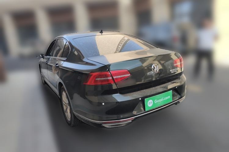Used Volkswagen Magotan 2017 380TSI DSG Luxury Model Rear Left 45 Deg