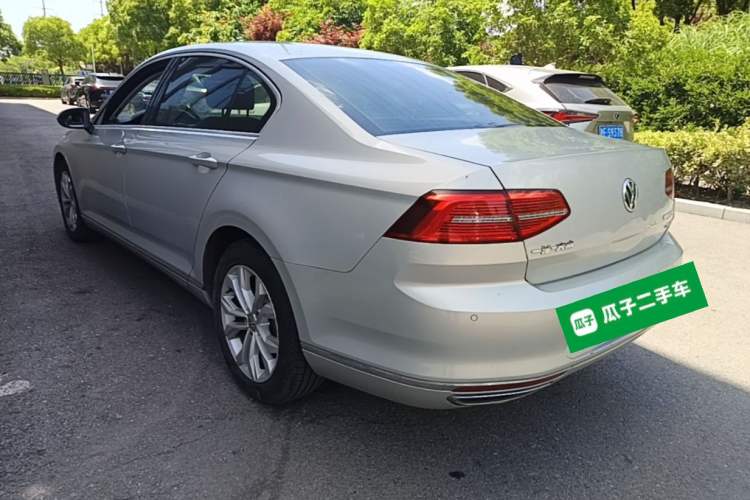 Used Volkswagen Magotan 2017 330TSI DSG Luxury Model Rear Left 45 Deg