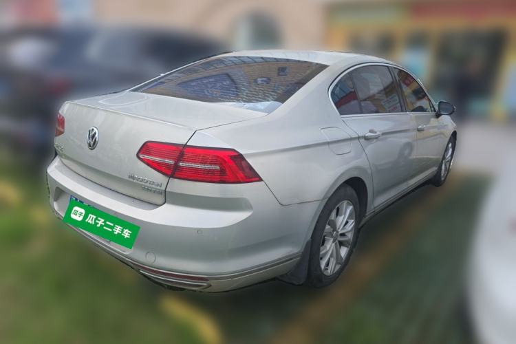 Used Volkswagen Magotan 2017 330TSI DSG Luxury Model Rear Right 45 Deg