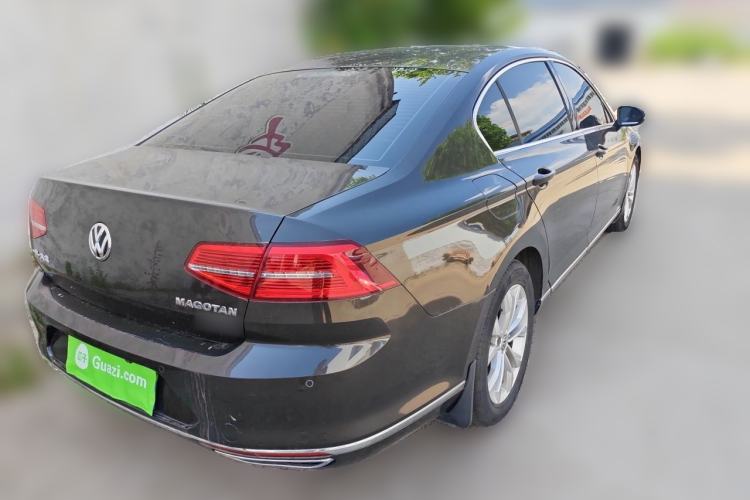Used Volkswagen Magotan 2017 330TSI DSG Luxury Model Rear Right 45 Deg