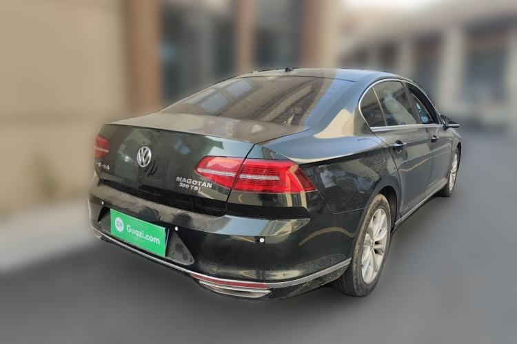 Used Volkswagen Magotan 2017 380TSI DSG Luxury Model Rear Right 45 Deg