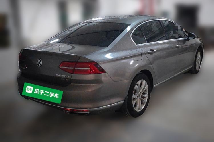 Used Volkswagen Magotan 2017 330TSI DSG Luxury Model Rear Right 45 Deg