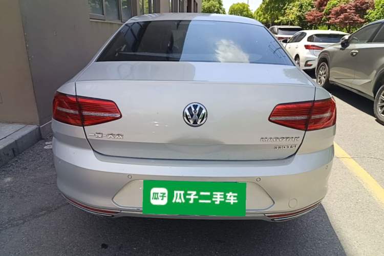Used Volkswagen Magotan 2017 330TSI DSG Luxury Model Rear