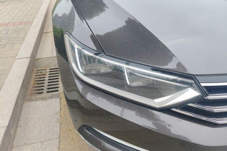 Used Volkswagen Magotan 2017 330TSI DSG Leading Model Right Front Headlight