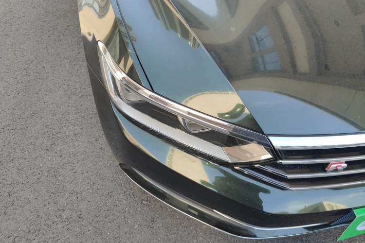 Used Volkswagen Magotan 2017 380TSI DSG Luxury Model Right Front Headlight