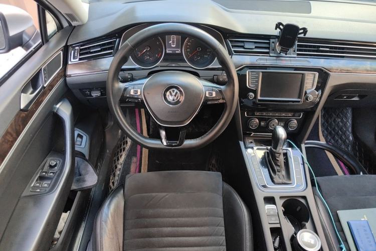 Used Volkswagen Magotan 2017 380TSI DSG Luxury Model Steering Wheel