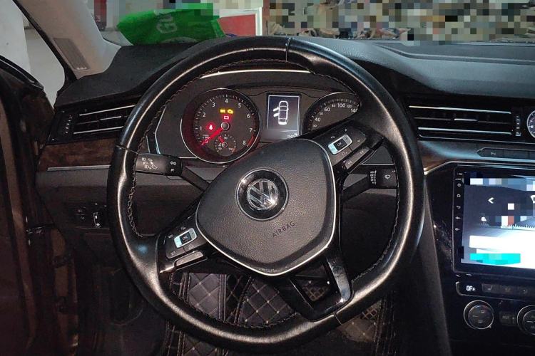 Used Volkswagen Magotan 2017 330TSI DSG Luxury Model Steering Wheel