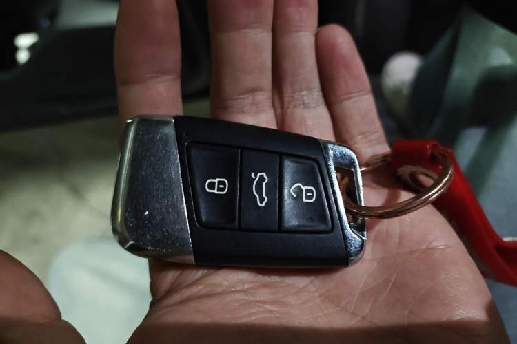 Used Volkswagen Magotan 2017 330TSI DSG Luxury Model Vehicle Key
