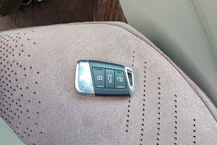 Used Volkswagen Magotan 2017 330TSI DSG Luxury Model Vehicle Key