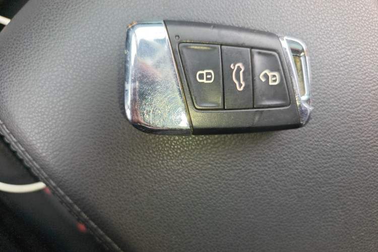 Used Volkswagen Magotan 2017 330TSI DSG Luxury Model Vehicle Key