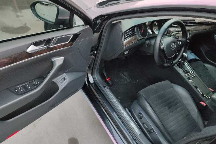 Used Volkswagen Magotan 2017 330TSI DSG Luxury Model Driver Seat