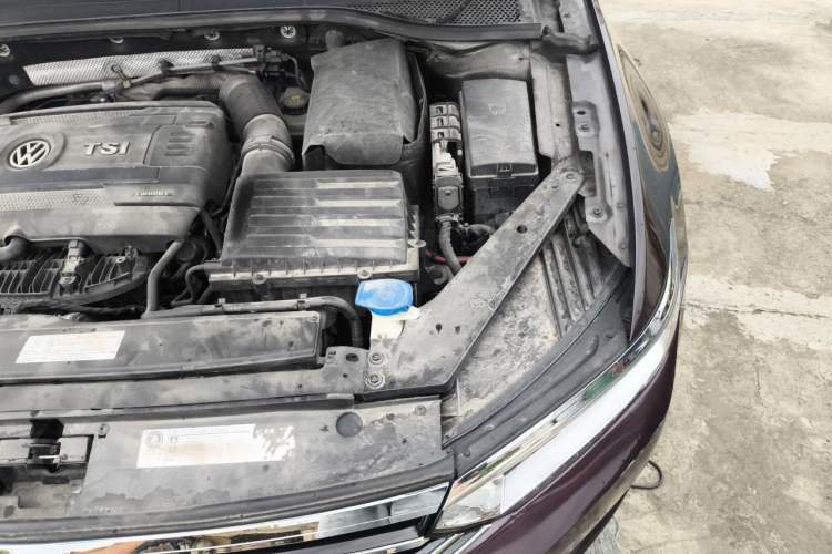 Used Volkswagen Magotan 2017 330TSI DSG Luxury Model Engine Bay Left