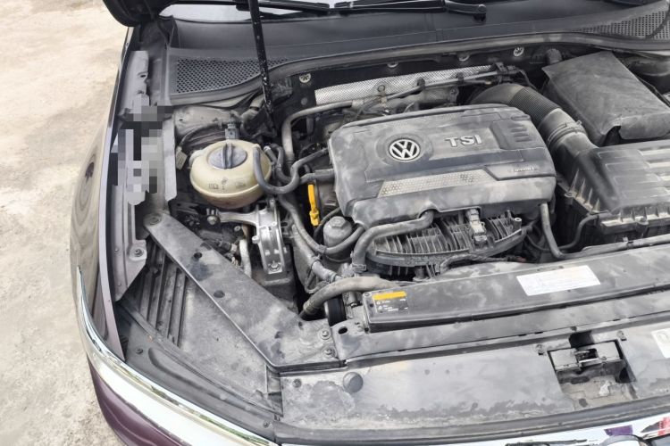 Used Volkswagen Magotan 2017 330TSI DSG Luxury Model Engine Bay Right