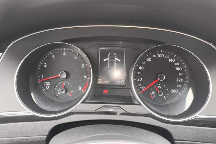 Used Volkswagen Magotan 2017 330TSI DSG Luxury Model Instrument Cluster