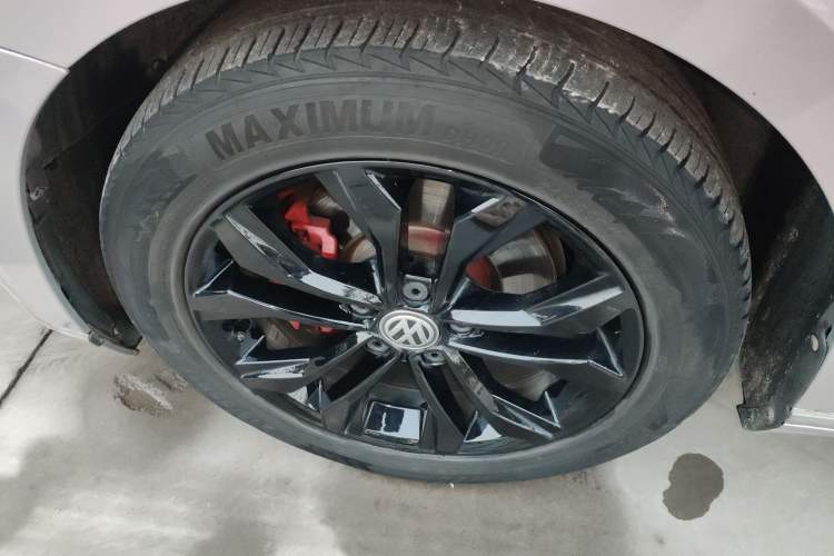 Used Volkswagen Magotan 2017 330TSI DSG Luxury Model Left Front Wheel Hub