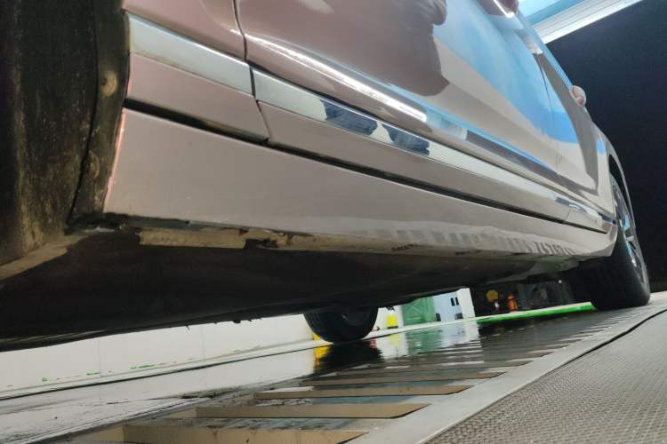 Used Volkswagen Magotan 2017 330TSI DSG Luxury Model Left Side Sill