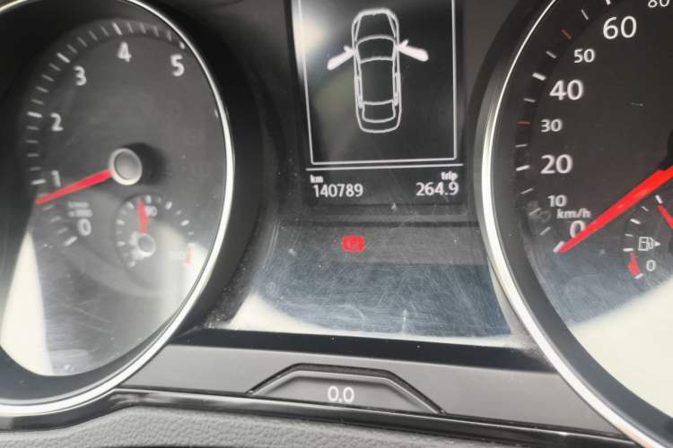 Used Volkswagen Magotan 2017 330TSI DSG Luxury Model Odometer Close Up