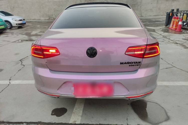 Used Volkswagen Magotan 2017 330TSI DSG Luxury Model Rear