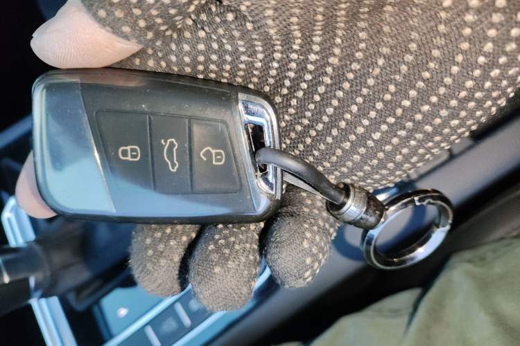 Used Volkswagen Magotan 2017 330TSI DSG Luxury Model Vehicle Key