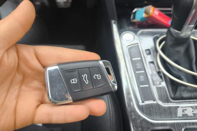 Used Volkswagen Magotan 2017 330TSI DSG Luxury Model Vehicle Key