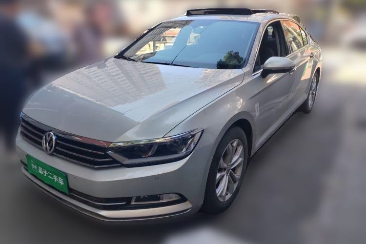 Used Volkswagen Magotan 2017 330TSI DSG Luxury Model Guazi used car, China used car export, Used car for sale, Used cars, Cheapest cars for sale
