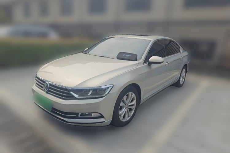 Used Volkswagen Magotan 2017 330TSI DSG Luxury Model Guazi used car, China used car export, Used car for sale, Used cars, Cheapest cars for sale