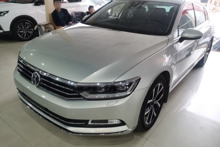 Used Volkswagen Magotan 2017 330TSI DSG Luxury Model Guazi used car, China used car export, Used car for sale, Used  cars, Cheapest cars for sale