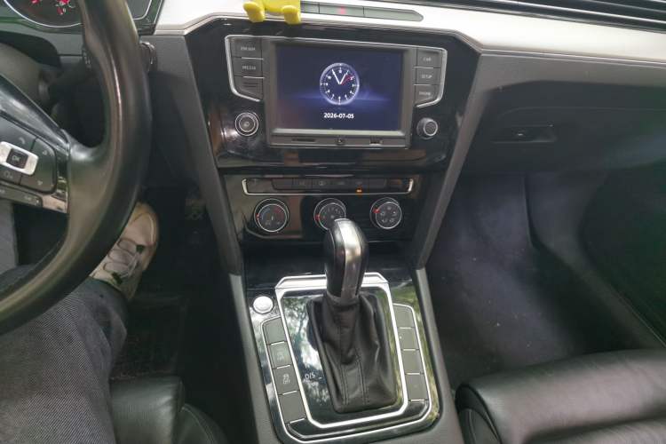 Used Volkswagen Magotan 2017 330TSI DSG Leading Model Audio And AC Panel