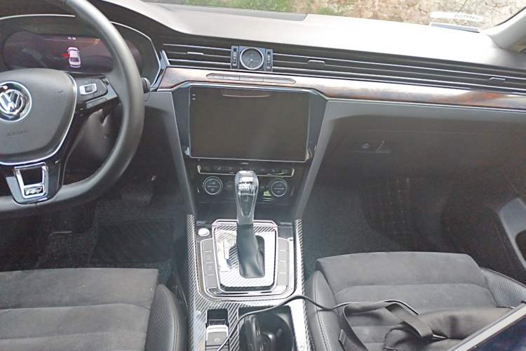Used Volkswagen Magotan 2017 330TSI DSG Luxury Model Audio And AC Panel