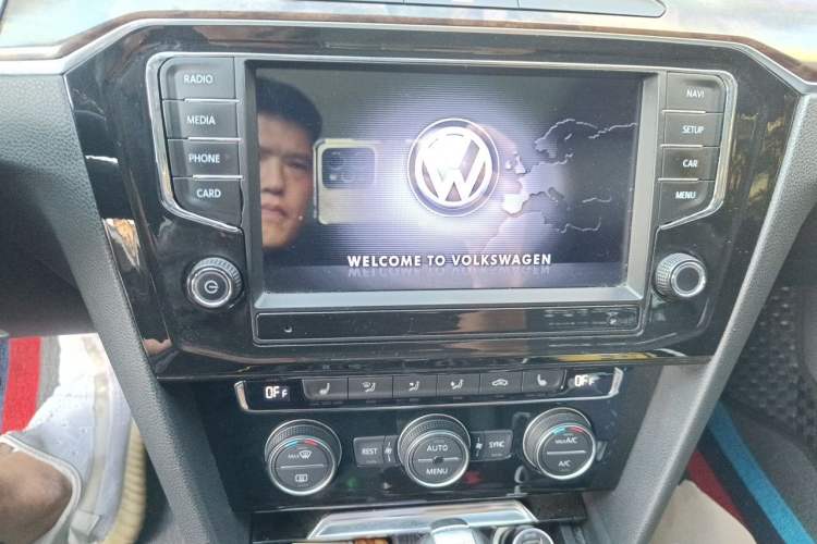 Used Volkswagen Magotan 2017 330TSI DSG Luxury Model Audio And AC Panel
