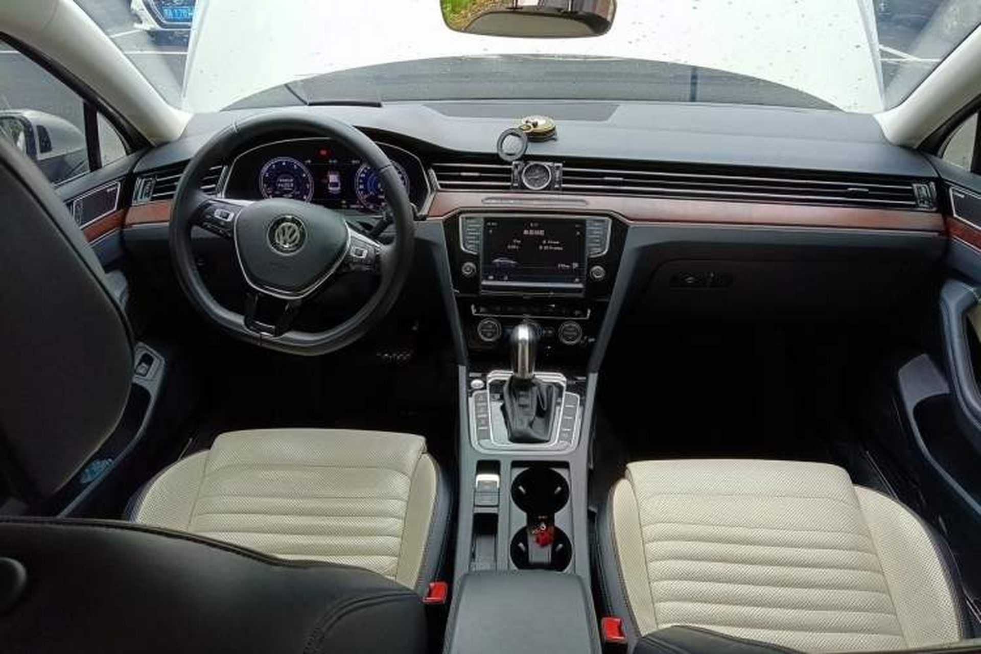 Used Volkswagen Magotan 2017 380TSI DSG Flagship Edition Center Console