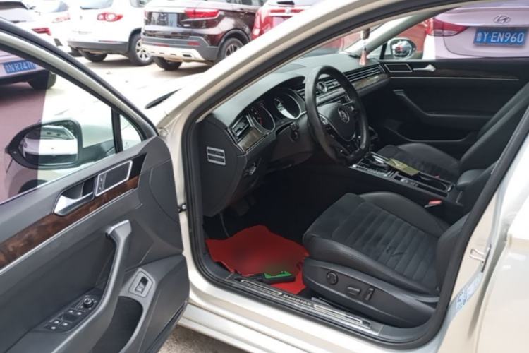 Used Volkswagen Magotan 2017 330TSI DSG Luxury Model Driver Seat